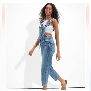 American Eagle Outfitters Women's 90s Baggy Denim Overalls